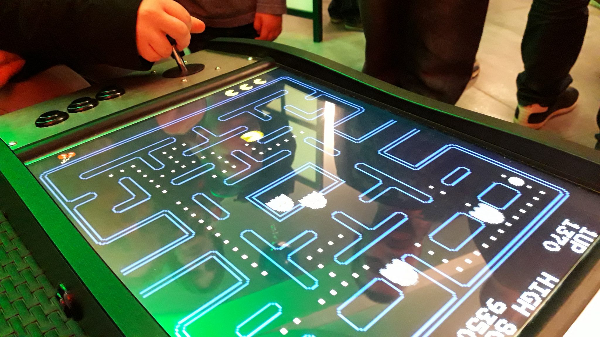 Anniversaire enfant à domicile jeux vidéo - Solution intergénérationnelle