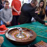Lire la suite à propos de l’article Animation enfant casino pour arbre de noël