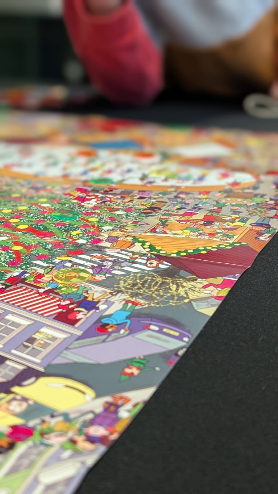 Animation de noël pour les enfants Juniper à Paris en 2025