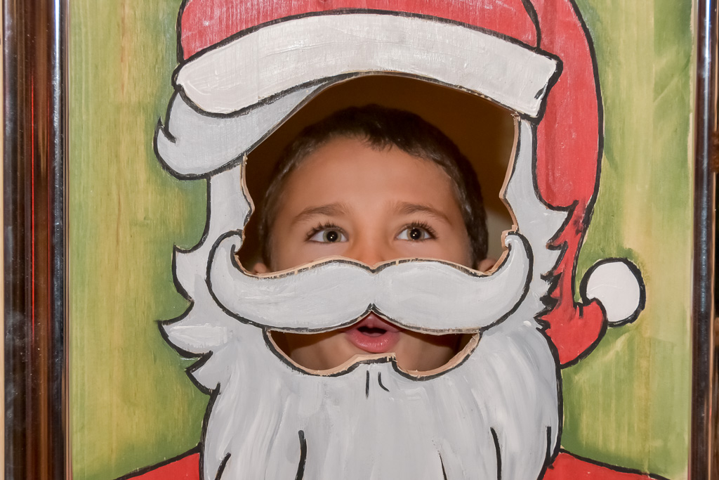 You are currently viewing Animation enfant entreprise noël PhotoBooth