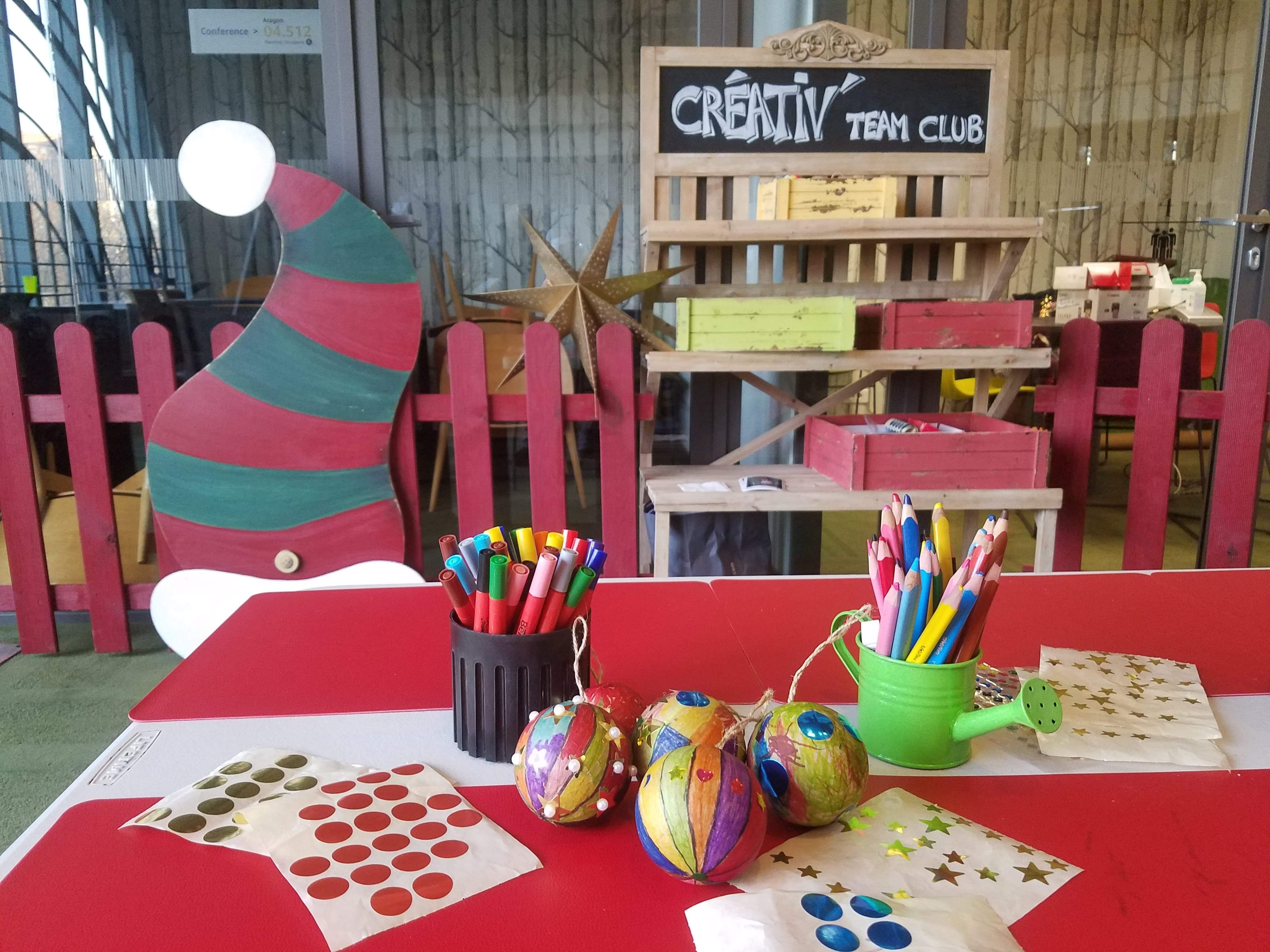 Arbre de noel à Paris animation atelier créatif boule de noël WNE 2020