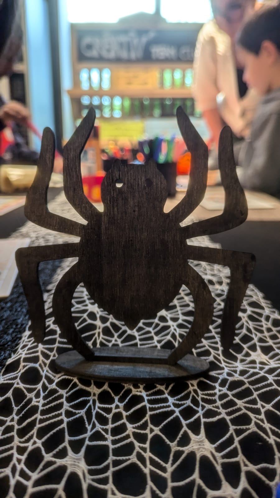 Family Day Circles pour Halloween Atelier créatif araignée 2024