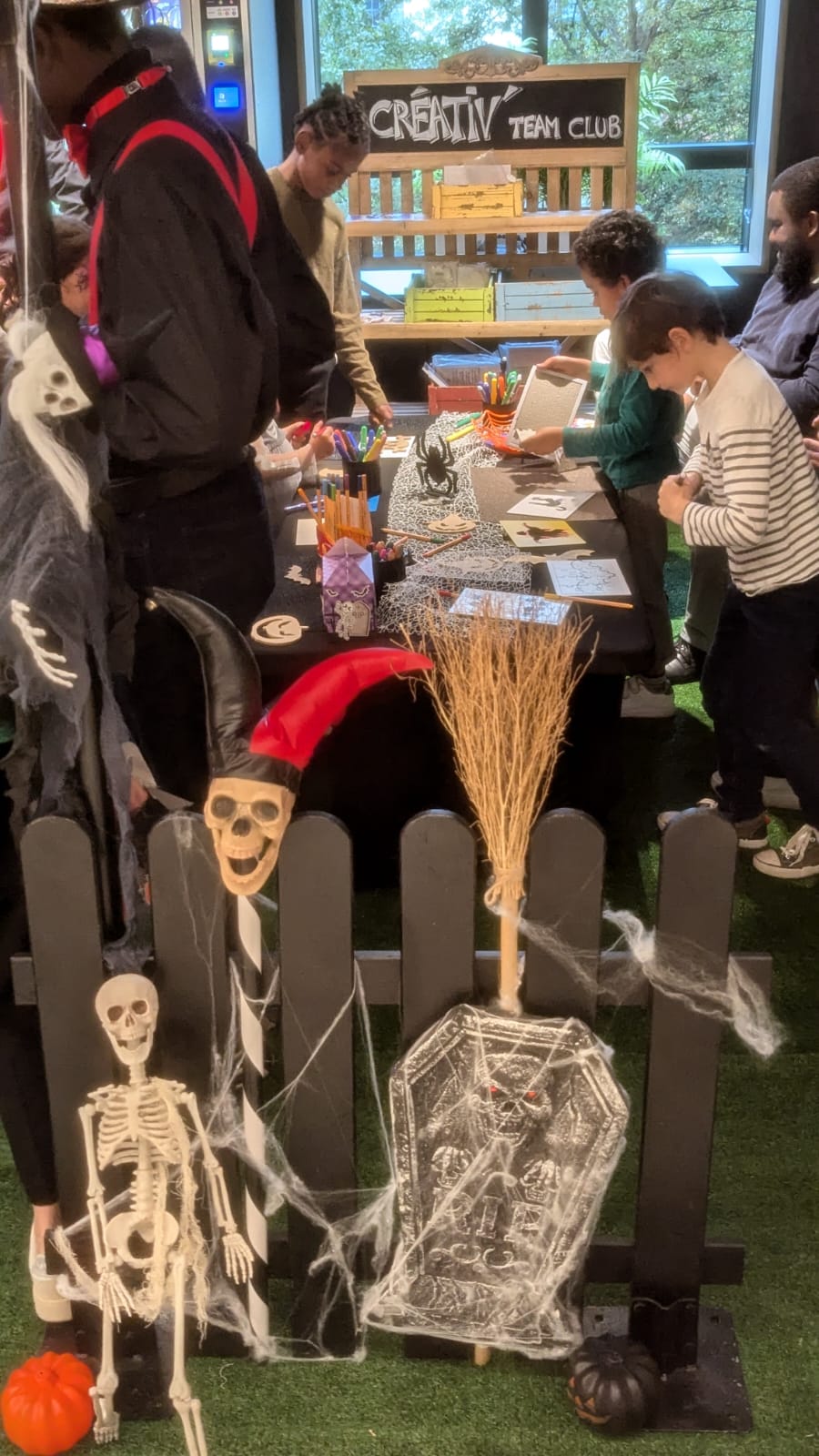 Family Day Circles pour Halloween Atelier creéatif 2024