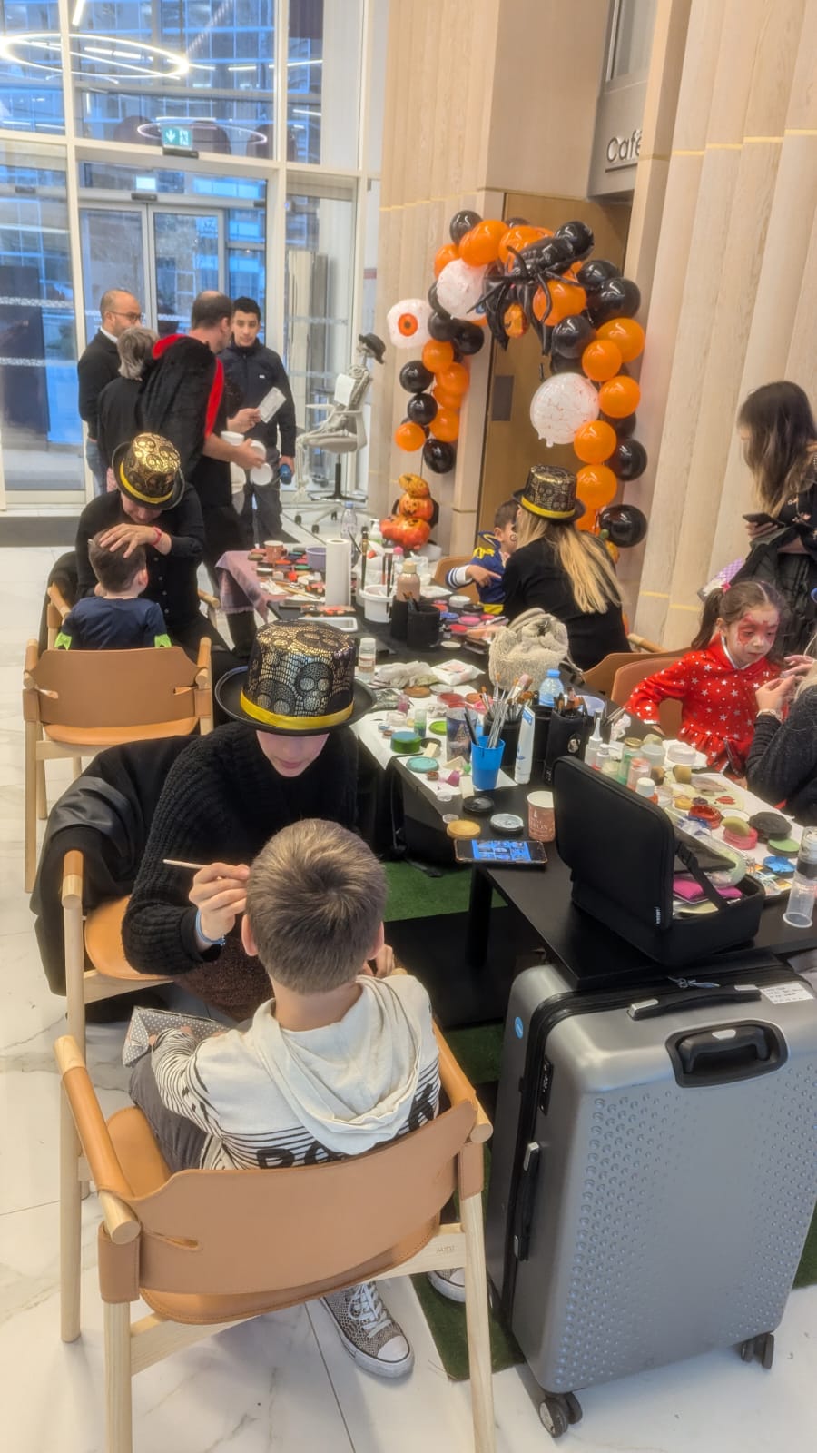 Family Day Circles pour Halloween Maquillage 2024