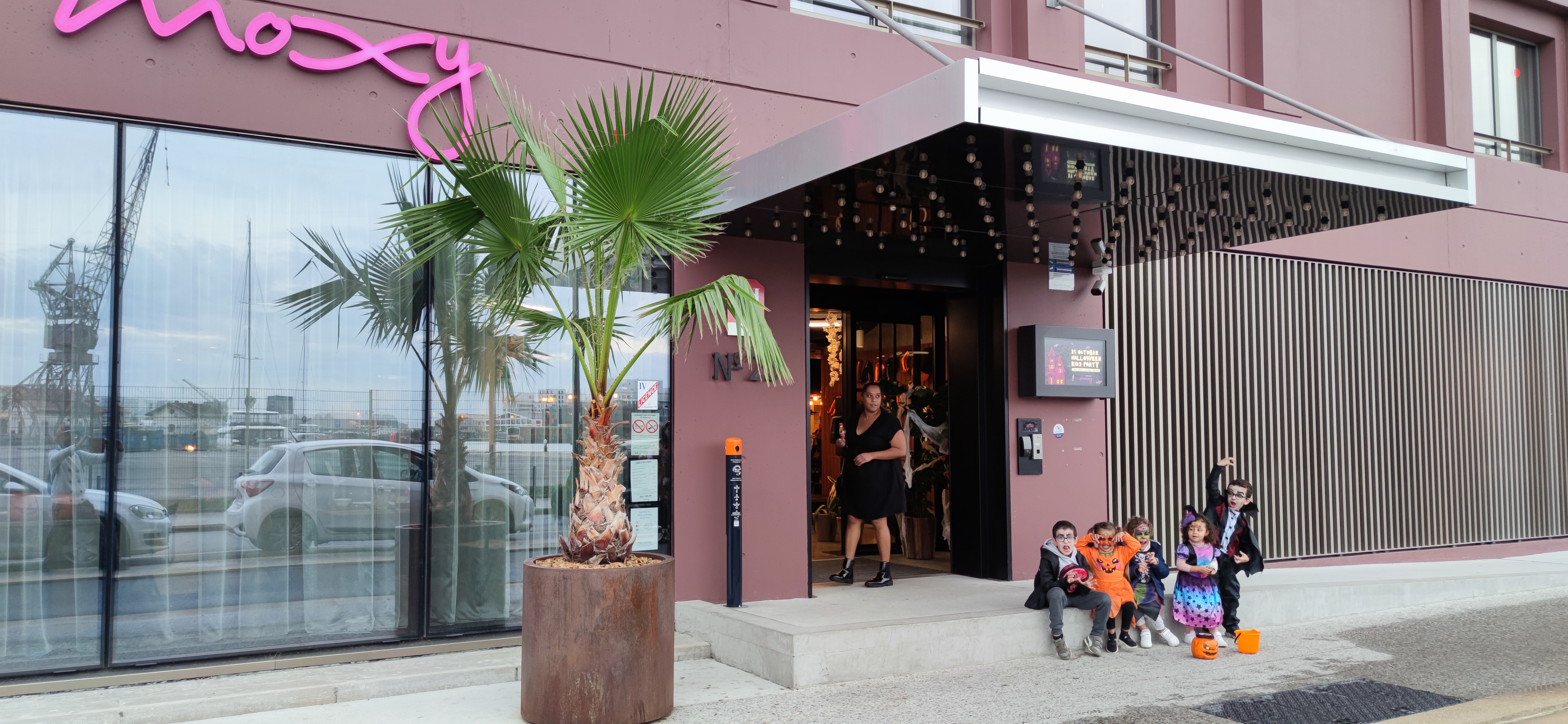 Family Day Halloween Bordeaux Moxy