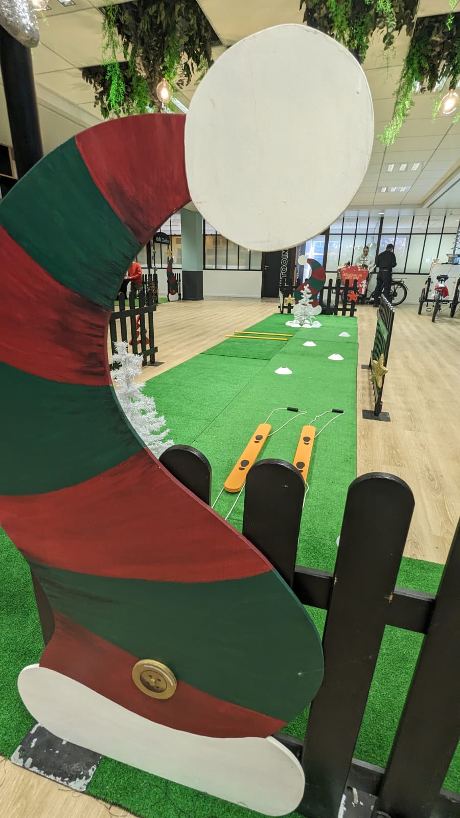 Stand animation pour arbre de noël à Paris Kiddy Skis 2023