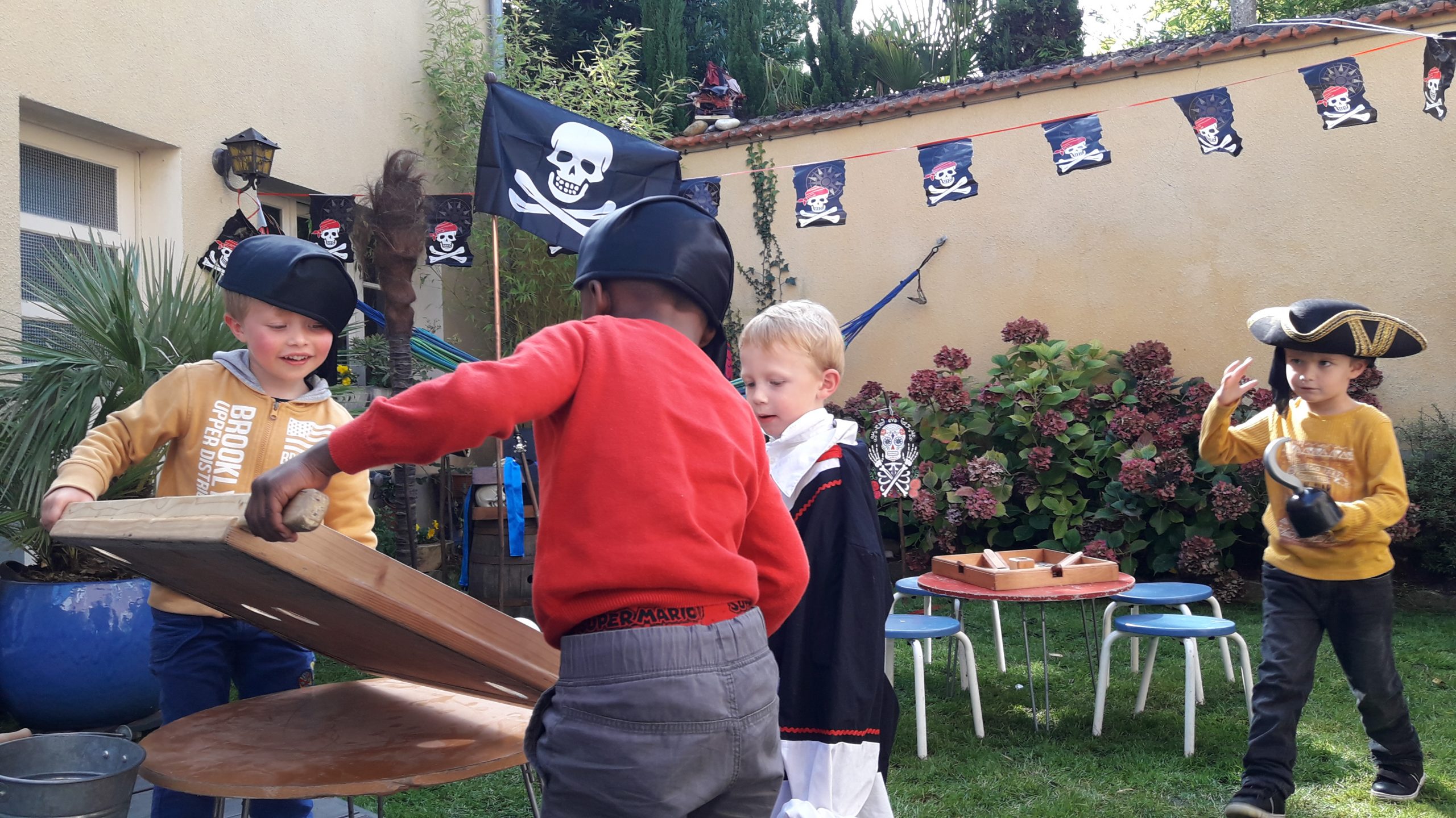 Lire la suite à propos de l’article Anniversaire enfant à domicile pirate à Mont de Marsan