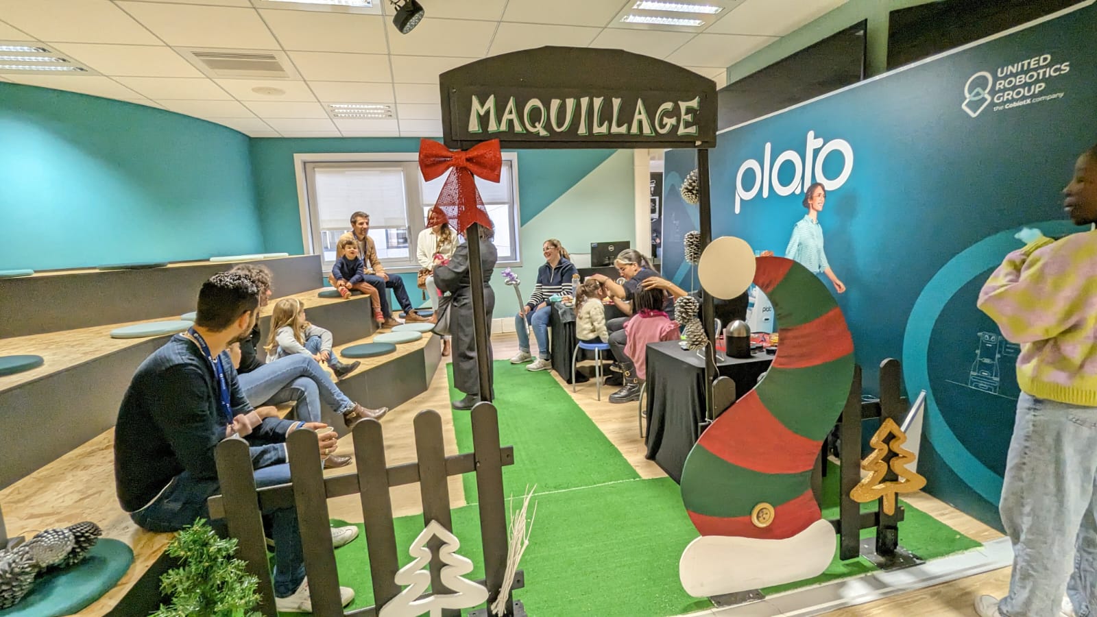 Stand animations maquillage enfant pour noël d'entreprise Marignian
