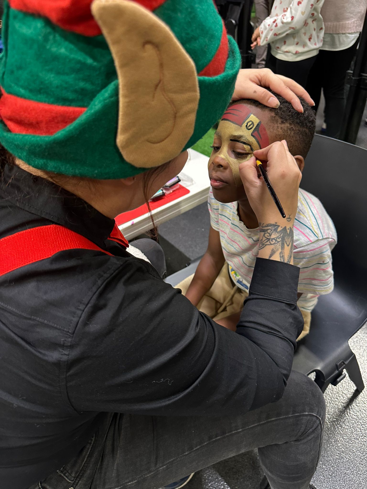 Abre de noël pour entreprise à Meaux en 2024 Maquillage enfants