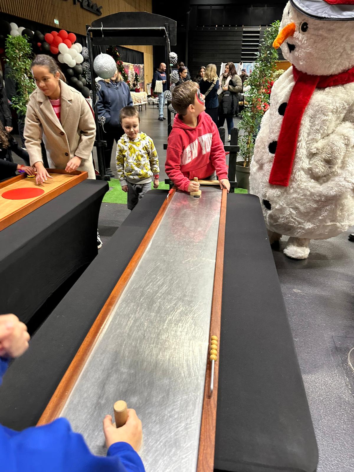 Abre de noël pour entreprise à Meaux en 2024 jeux en bois