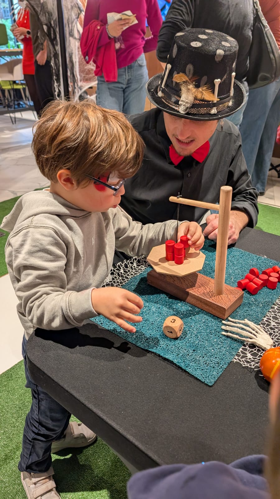Animateur enfants jeux en bois pour Halloween