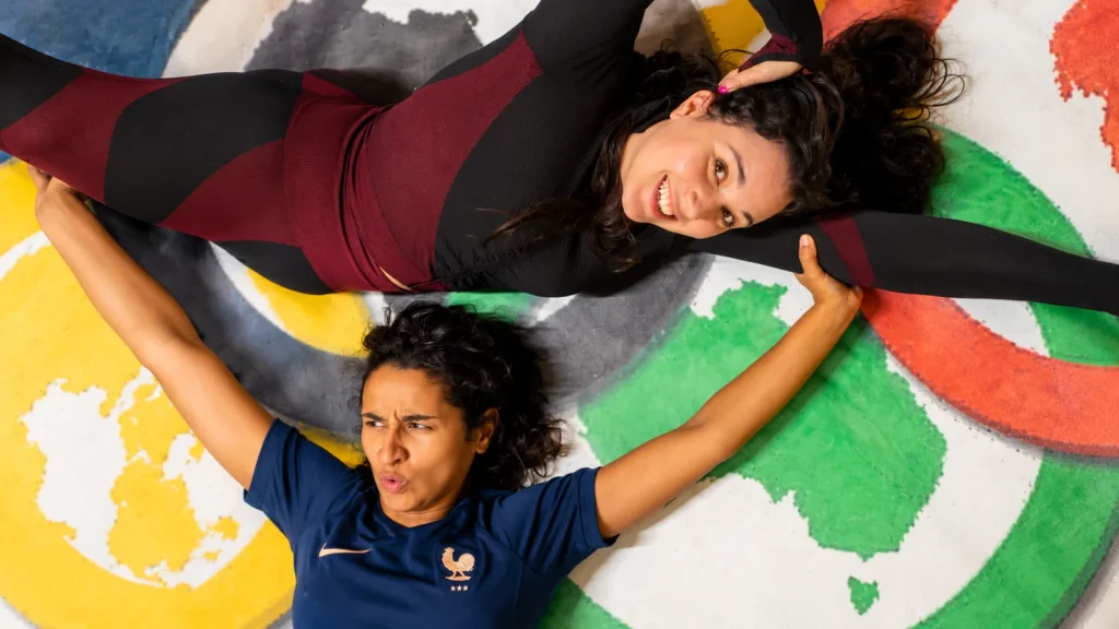 Spectacle sur le thème du sport et de l’olympisme pour enfants en entreprise avec deux artistes